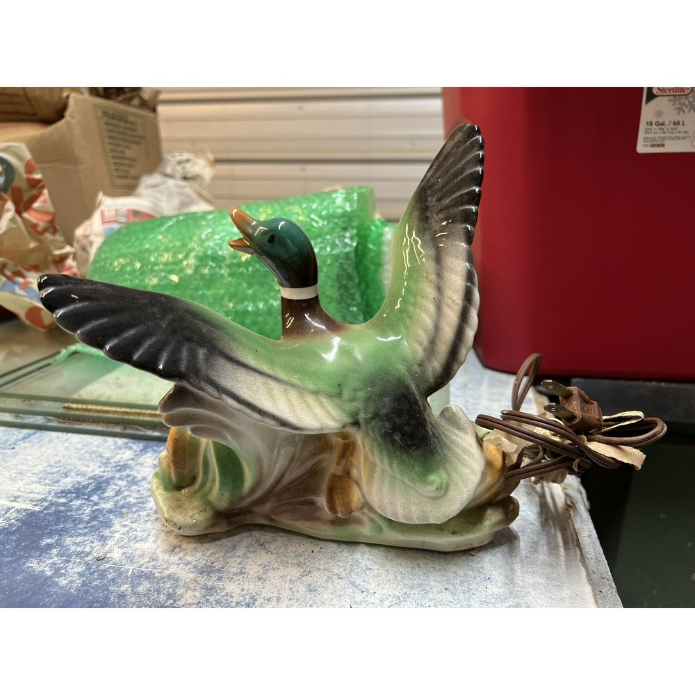 1959 LANE & CO. CERAMIC MALLARD DUCK TV LAMP, 1-N6020, USA, 9" TALL, USED - VG